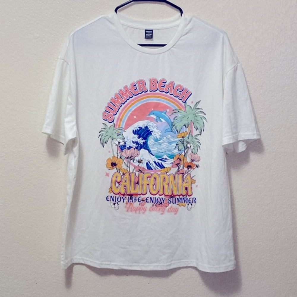 California Dolphin Graphic T